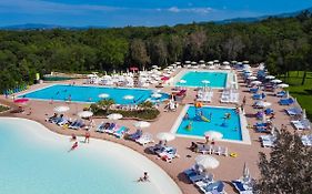 Camping Montescudaio Village